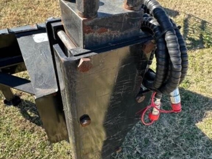 future-ft-ad680-skid-steer-hyd-pile-driver-image-6