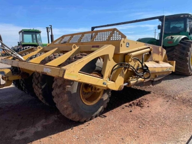 2004-&-2005-john-deere-1812-scraper-package-of-two-image-21