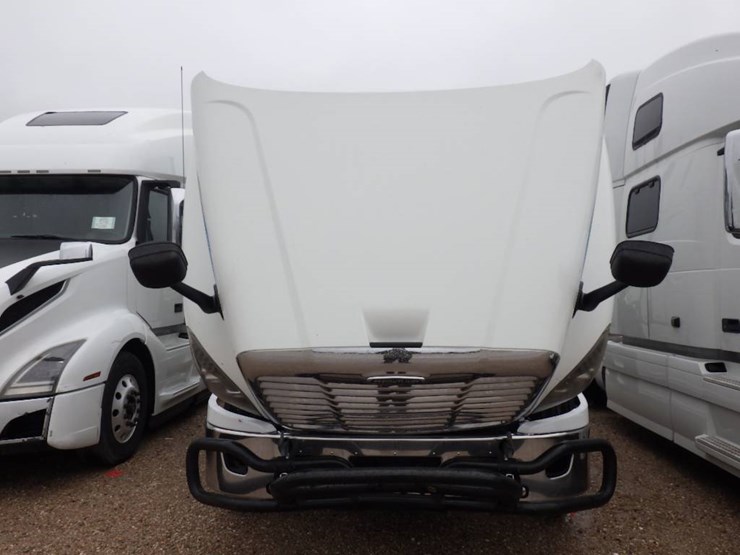 freightliner-cascadia-125-image-25