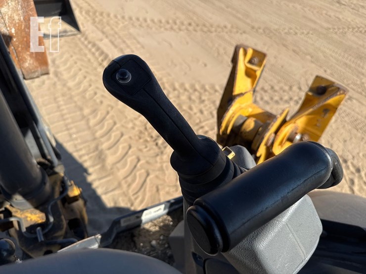 2016-deere-310sl-image-27