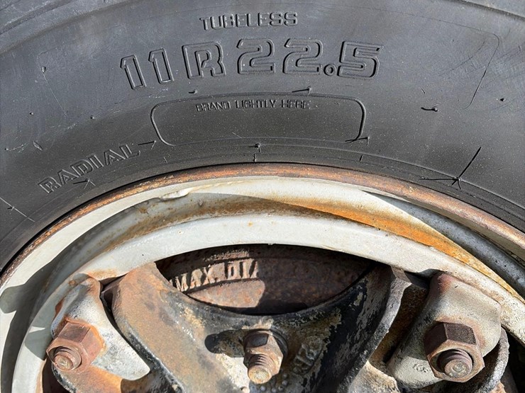 international-s1900-image-6