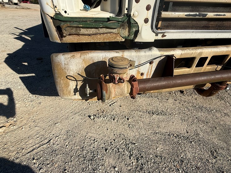 mack-r686st-image-38