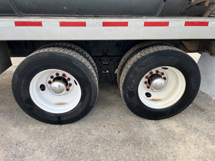 2001-kenworth-t800-image-13