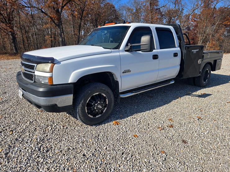 chevrolet-silverado-3500-image-4
