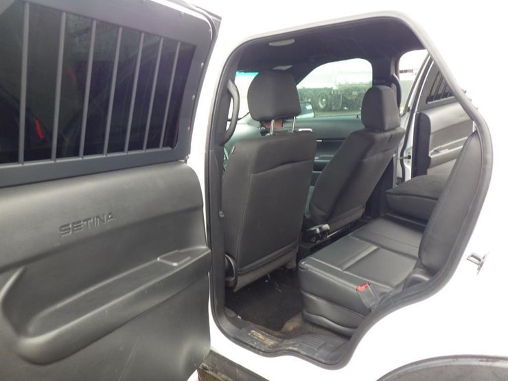 2016-ford-explorer-image-7