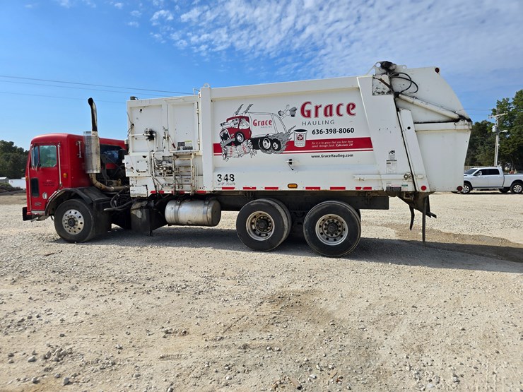 2003-peterbilt-320-image-11