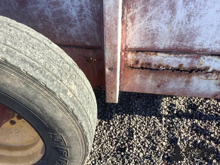 new-holland-195-image-13