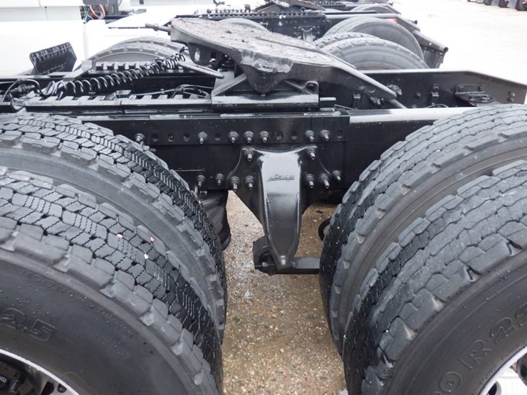 freightliner-cascadia-125-image-15