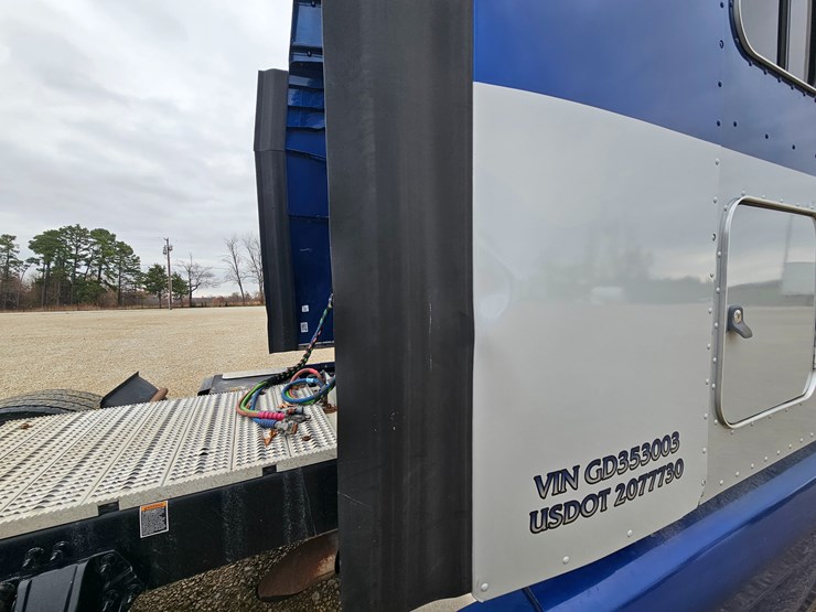 peterbilt-579-image-97