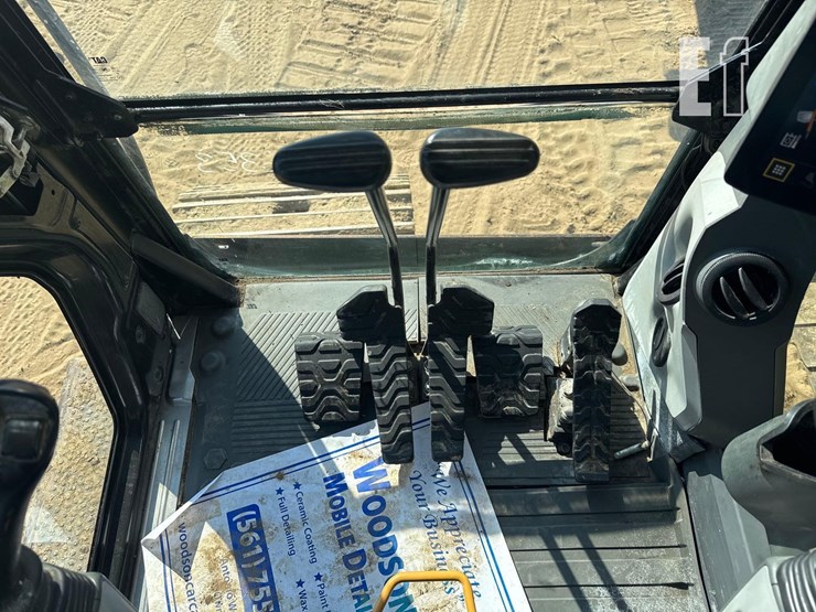 caterpillar-323-image-39