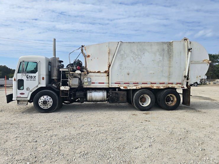 2003-peterbilt-320-image-8