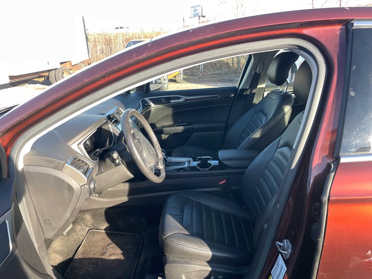 #1388-•-2015-ford-fusion-(has-wi-title)-(of)-image-45