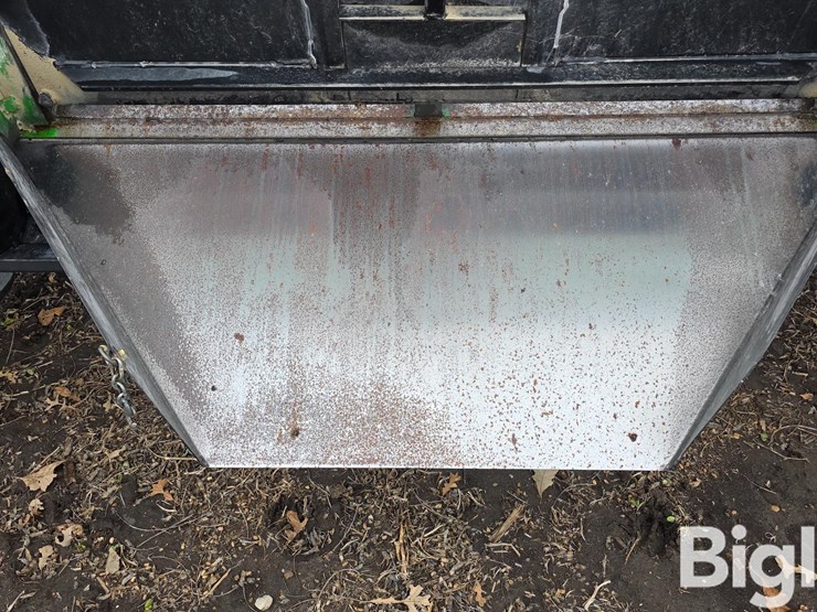 unverferth-brent-gt-644-gravity-wagon-image-19