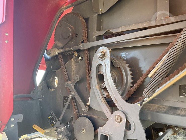 2013-massey-ferguson-2190-image-30