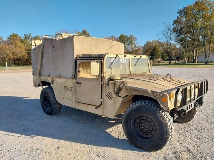 am-general-m998-image-3