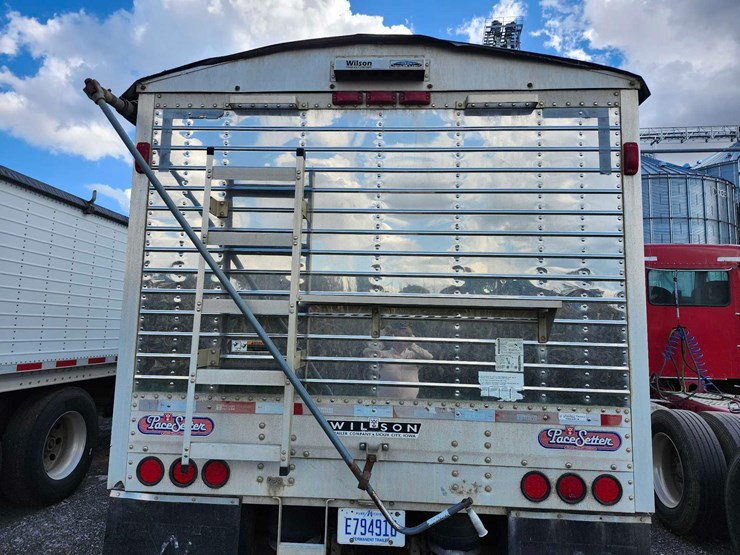 2010-wilson-hopper-bottom-image-11