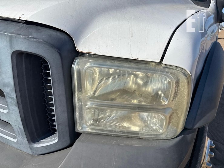 ford-f550-xl-image-15