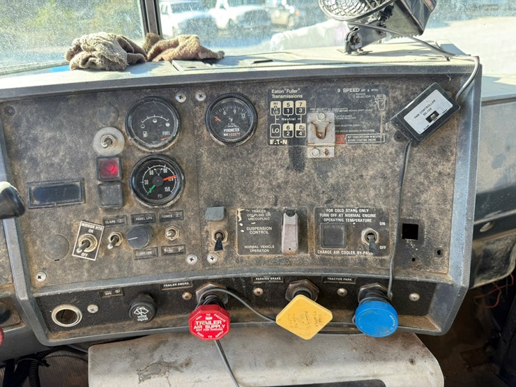 mack-r686st-image-114