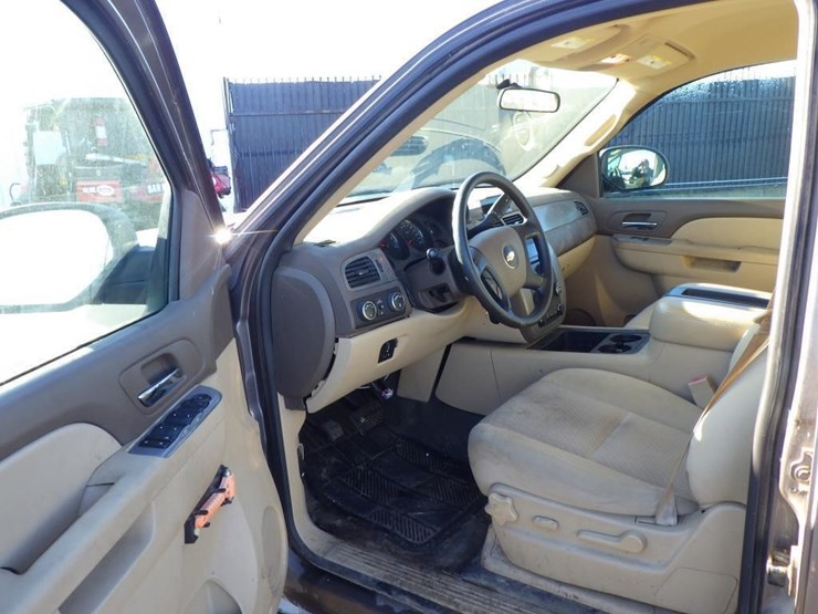 2014-chevrolet-tahoe-image-5