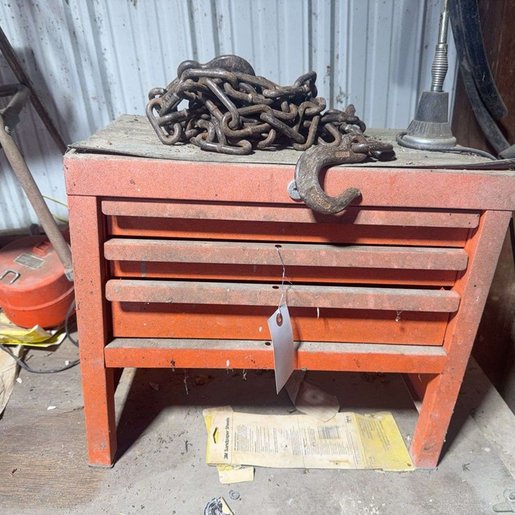 Toolbox and chain