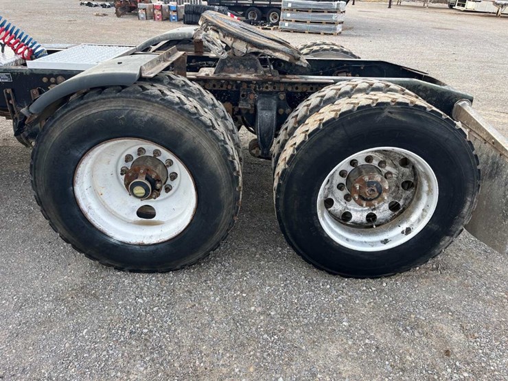 2016-western-star-4900-image-13