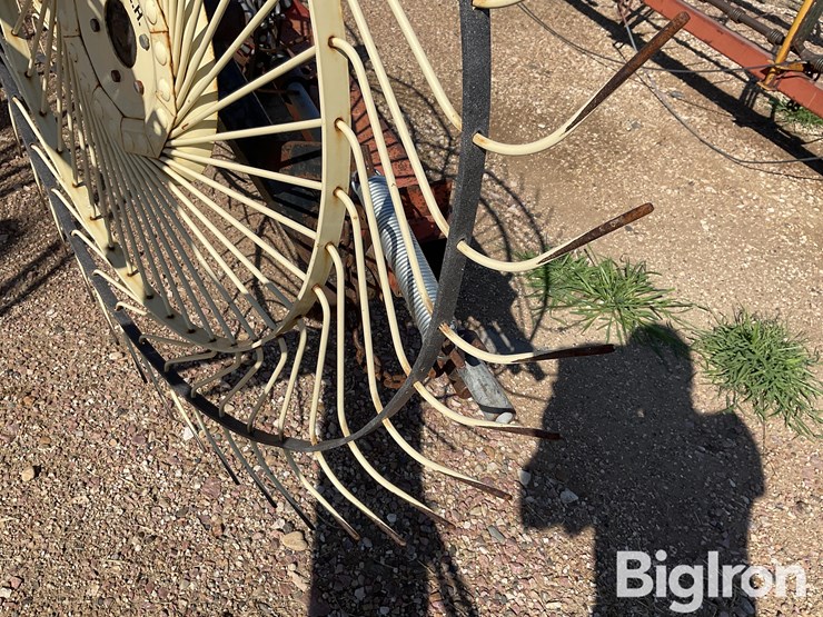 h&s-bf14hd-14-wheel-rake-image-13