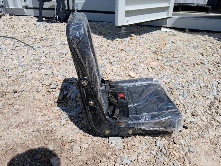 #20592-•-seat-image-6