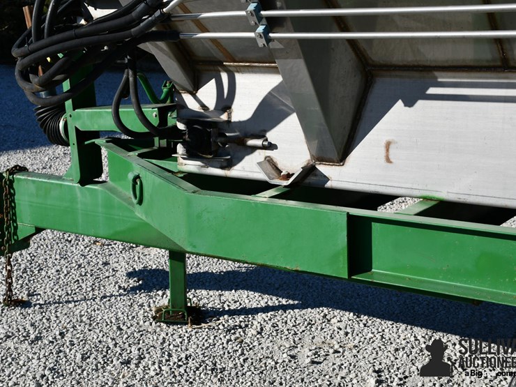 bbi-magnaspread-pull-type-spreader-image-17