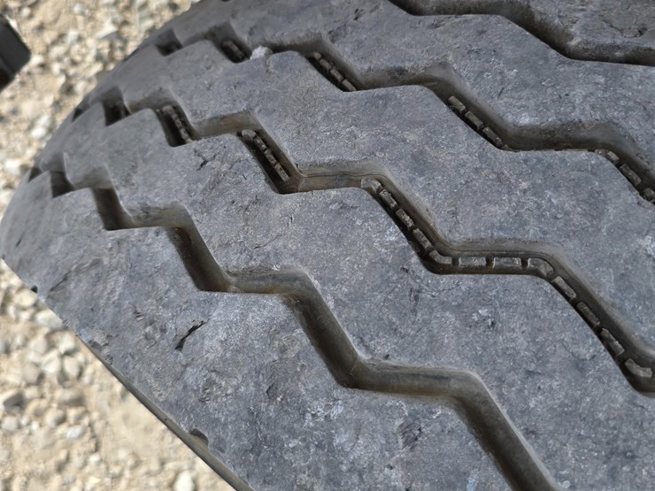 2003-peterbilt-320-image-86