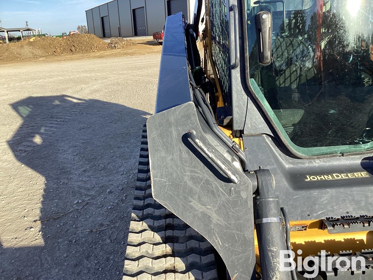 2018-deere-333g-image-11