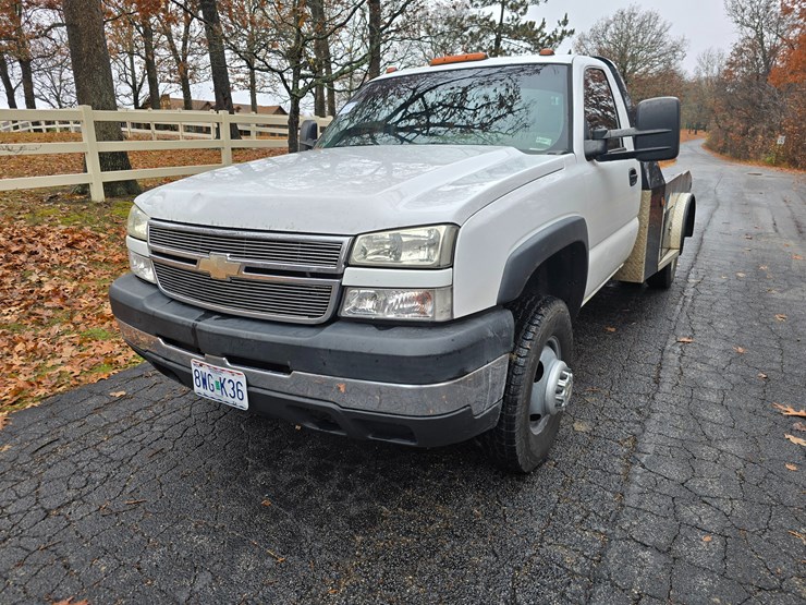 chevrolet-silverado-3500-image-1