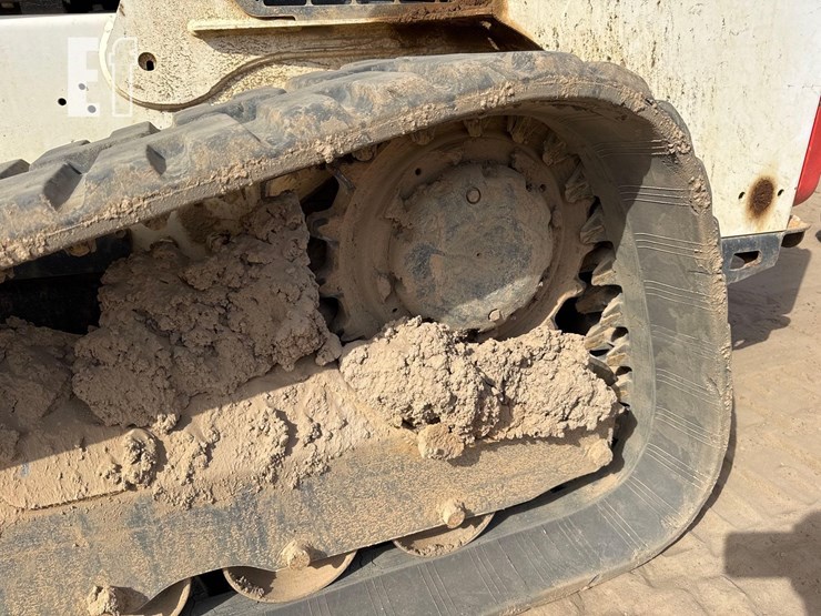 2022-bobcat-t740-image-11