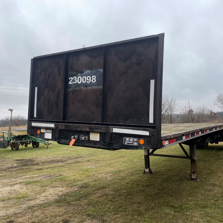 #1061 • 2006 Viking 42' Flatbed Trailer (WI Title in Delay)