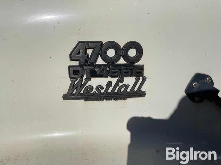 international-4700-image-13