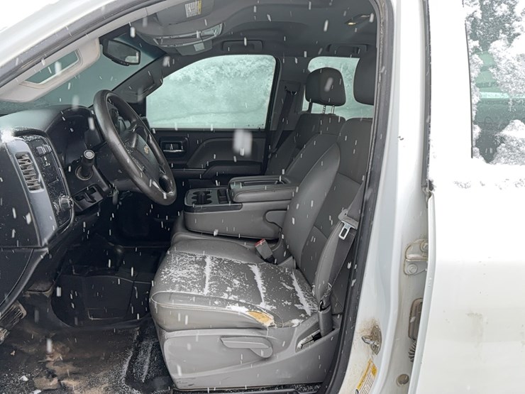 2017-chevrolet-2500hd-image-13