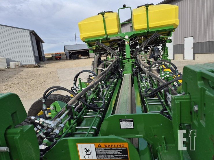 john-deere-1775-image-21