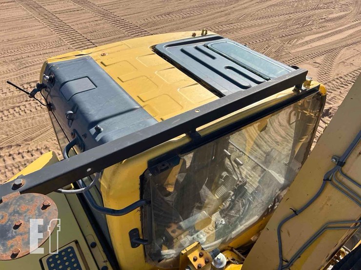 2014-komatsu-pc138us-10-image-36