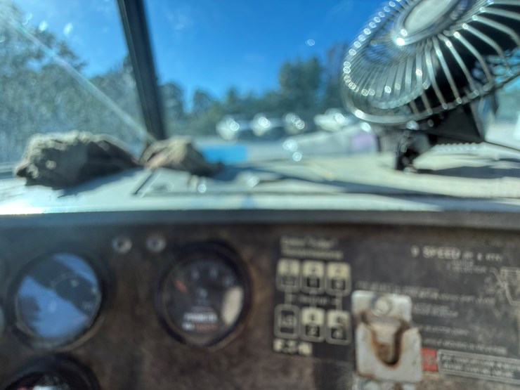 mack-r686st-image-96