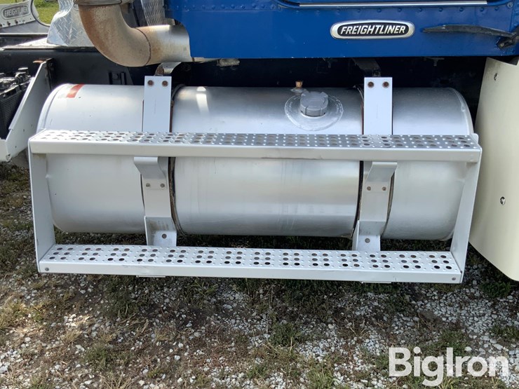 1997-freightliner-fld120-image-20