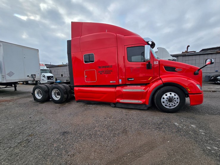 2017-peterbilt-579-image-33