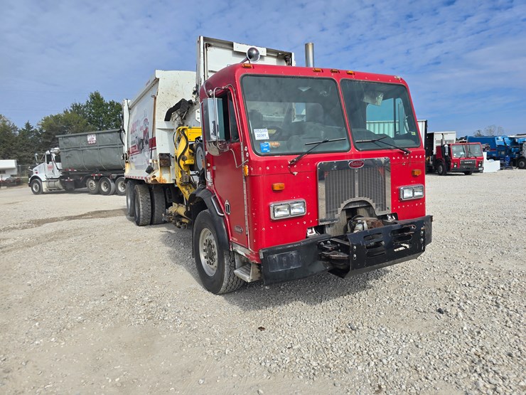 2003-peterbilt-320-image-42