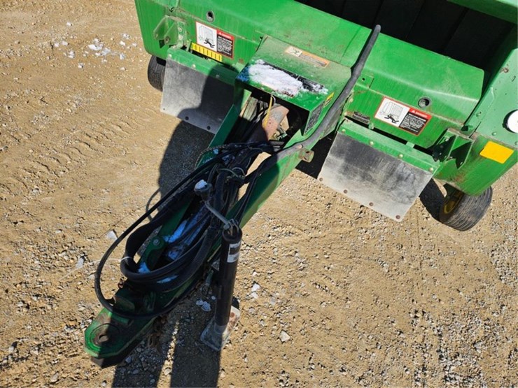 john-deere-566-image-10