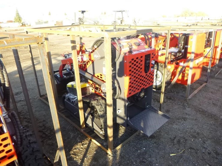 2025-agt-ysrt14-skid-steer-track-loader-image-4