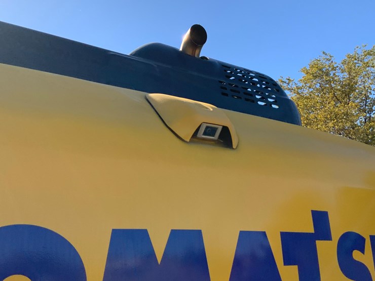 komatsu-pc210-lc-11-image-12