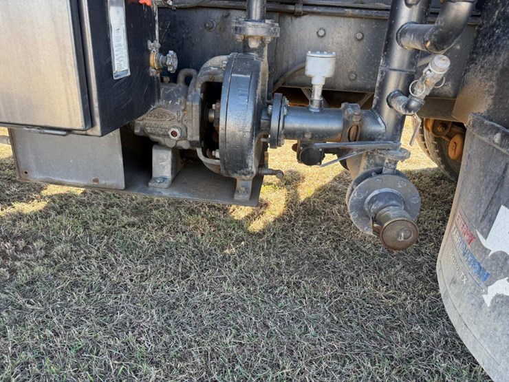 2018-kenworth-t800-image-14