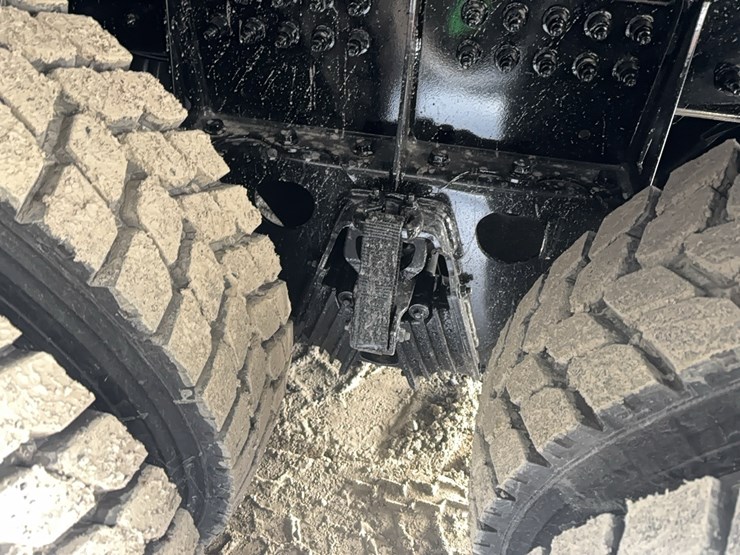 peterbilt-567-image-10