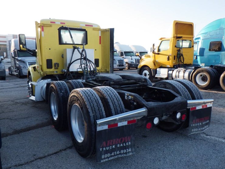 2018-peterbilt-579-image-10