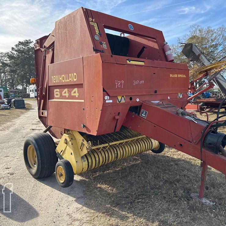 NEW HOLLAND 644