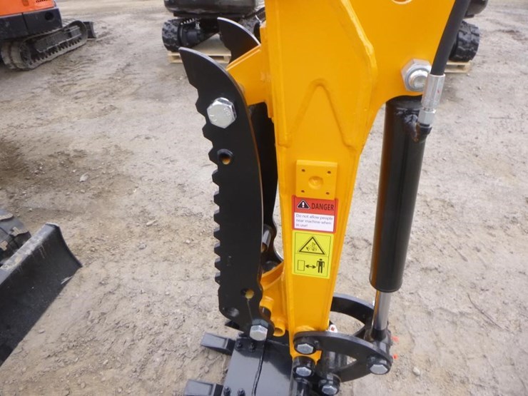 2025-vicsec-vc13c-hydraulic-excavator-image-12