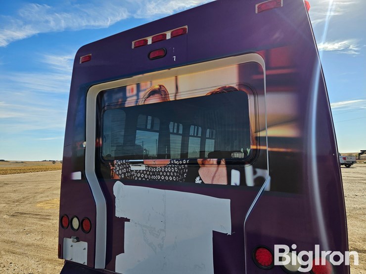 2010-ford-e450-image-18